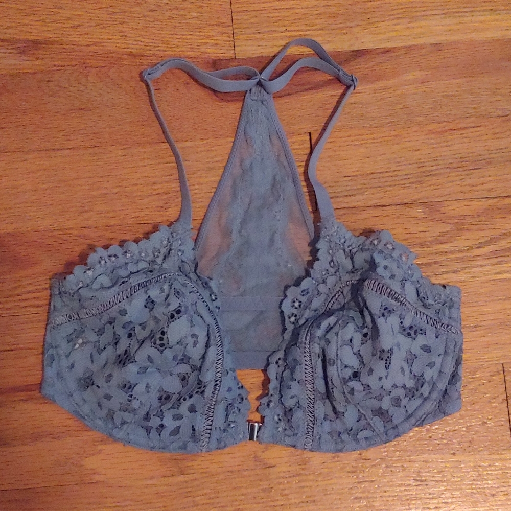 32DD Body by Victoria Unlined Plunge front clip